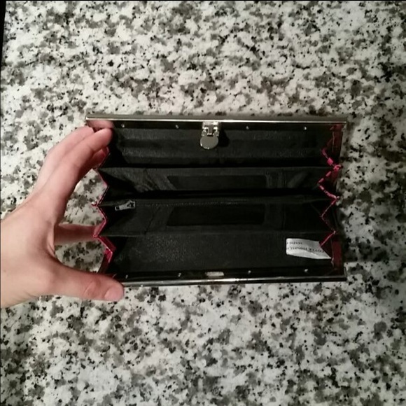 Pink Wallet - Picture 3 of 3