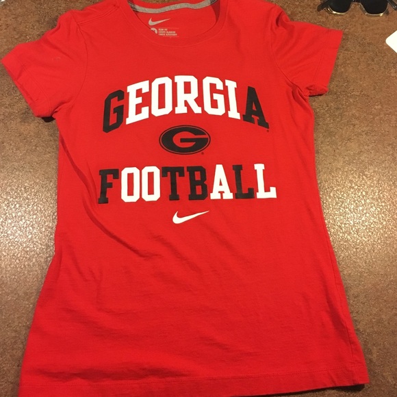 Women's Nike UGA short sleeve shirt