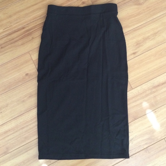 Stretch pencil skirt