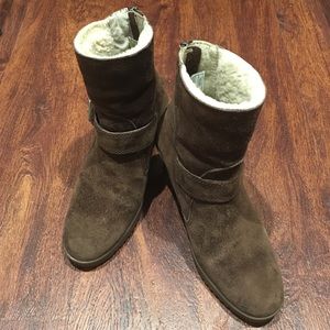 Ugg wedge zip up boots