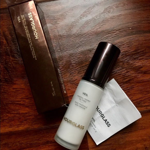 Hourglass Mineral Veil Primer
