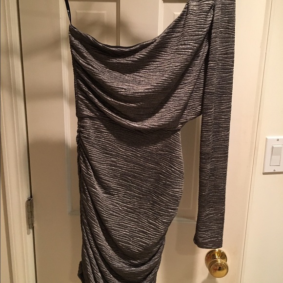 Great Sexy Silver Metallic Dress - New Years Eve - Picture 2 of 4