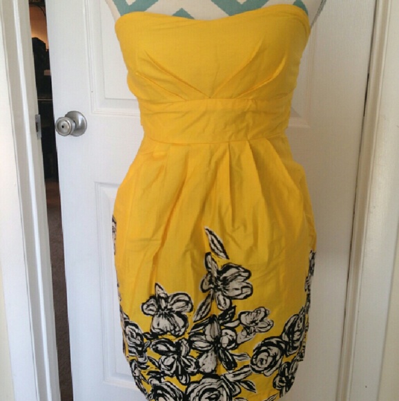 FINAL SALE! PRICED TO MOVE!Yellow and black dress