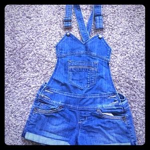 Overall shorts