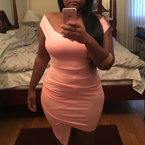 Off the Shoulder Peach Dress w. Left side Ruched - Picture 1 of 1