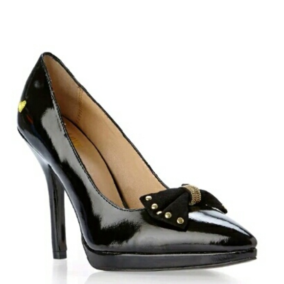 Love Moschino bow patent heels