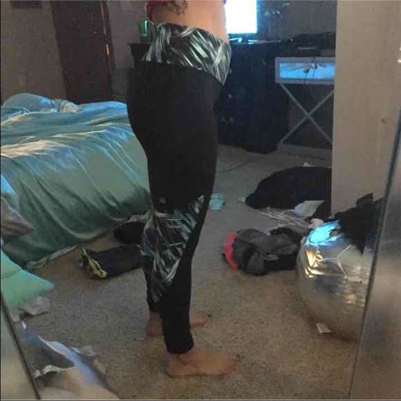 Victoria secret workout tights - Picture 2 of 4