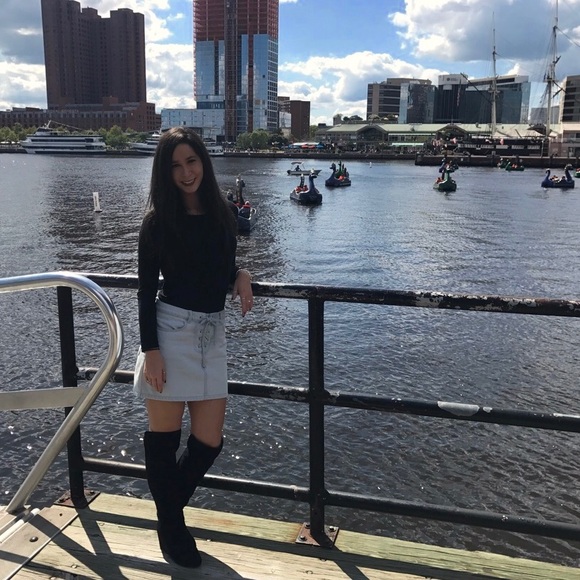 Meet your Posher, Brooke - Picture 3 of 8