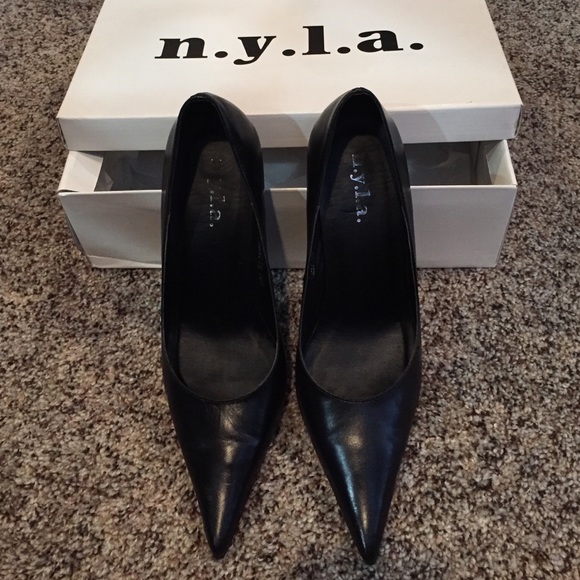 Black Heels size 7.5