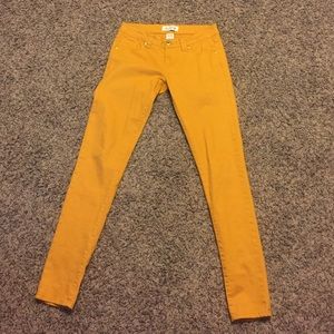 Mustard skinny jeans
