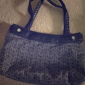 Thirty One black skirt purse