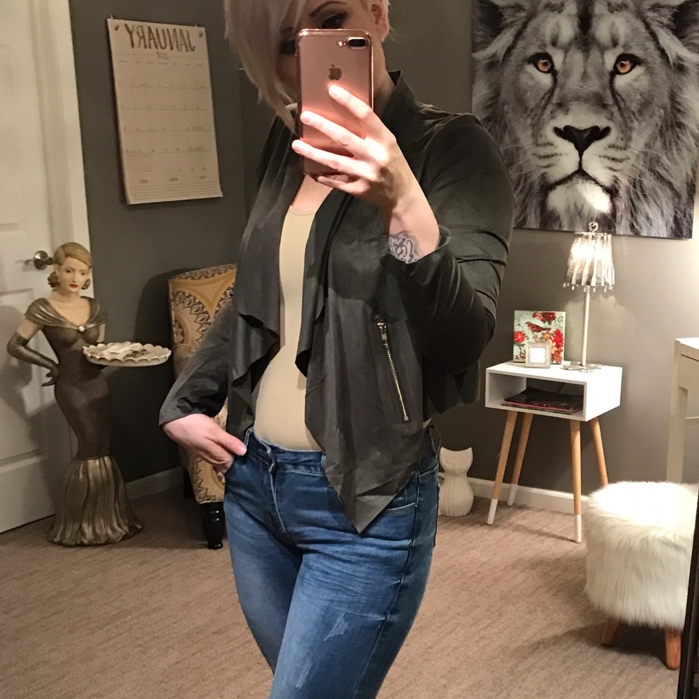 | LAST 1 | Suede Jacket