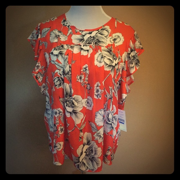 Karen Kane Tops - Karen Kane blouse