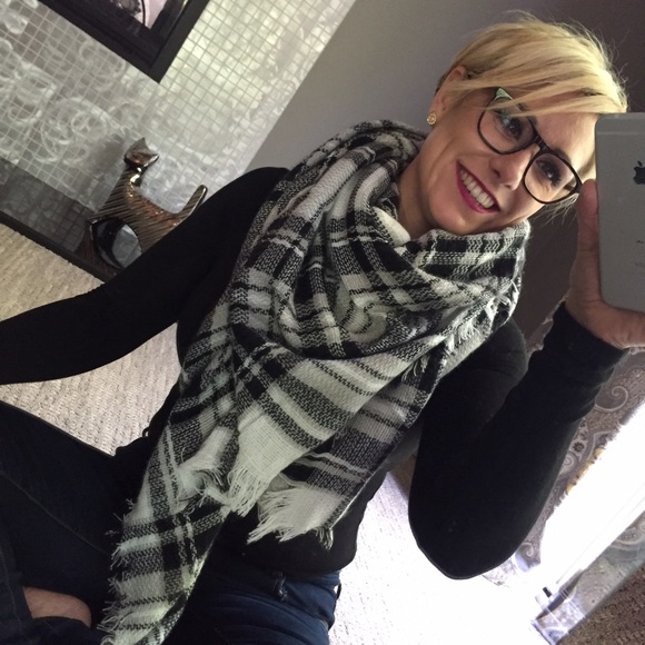❤️SOLD❤️Blanket Scarf
