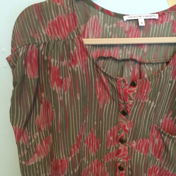 Collective concepts sheer green and red top - Picture 2 of 4