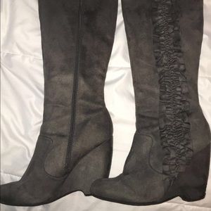 Gray ruffle boots