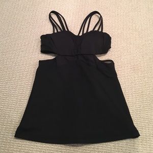 Iululemon size 6 black tank