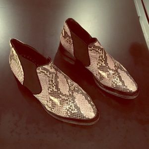 Size woman's 8 pour la victorie shoes