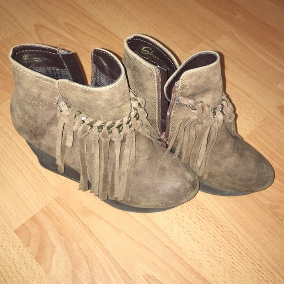 Fringed booties