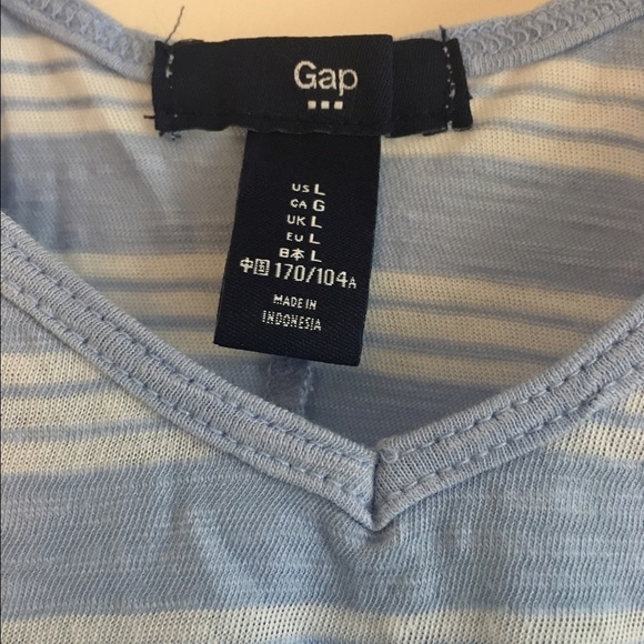 Gap Top - Picture 2 of 2