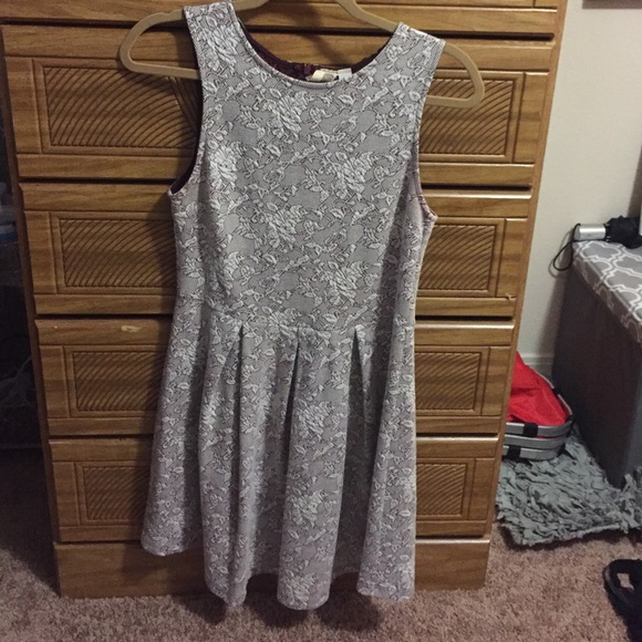 Maroon dress - Picture 2 of 2