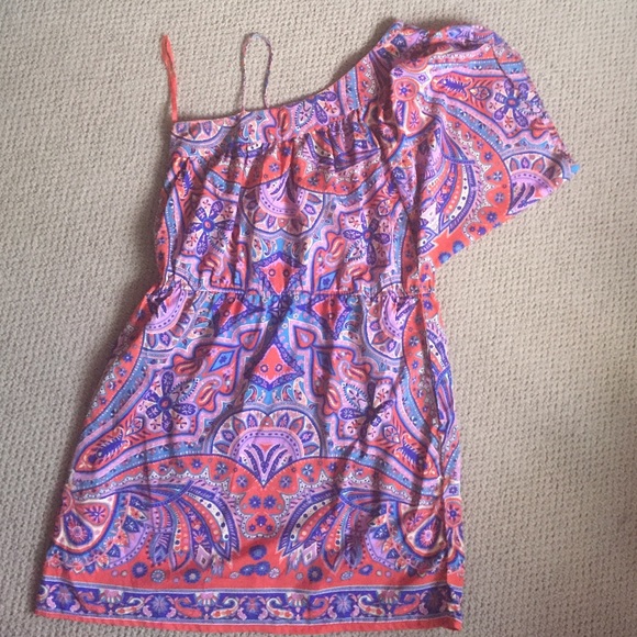 One shoulder dress