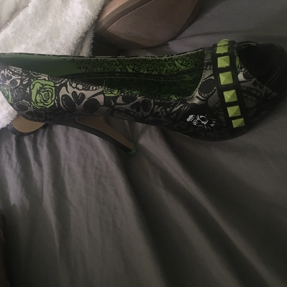 Skull heels