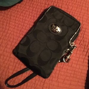 Closet Sale 🛍Authentic Coach Wristlet