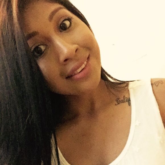 Meet your Posher, Esmeralda