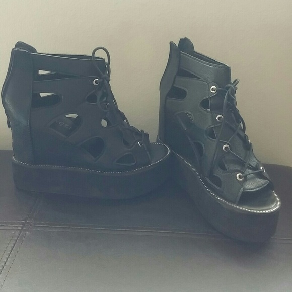Fashion shoes