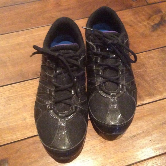 Nike toning sneakers