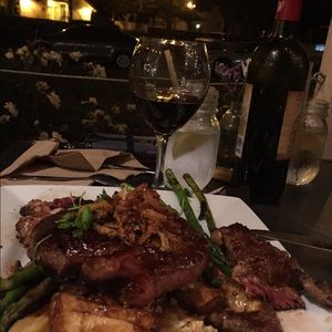 Meet your Posher, Dee