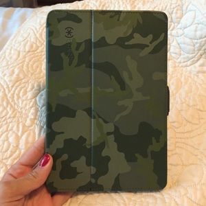 Speck camo iPad mini case