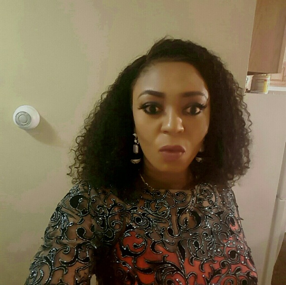 Meet your Posher, Adesola