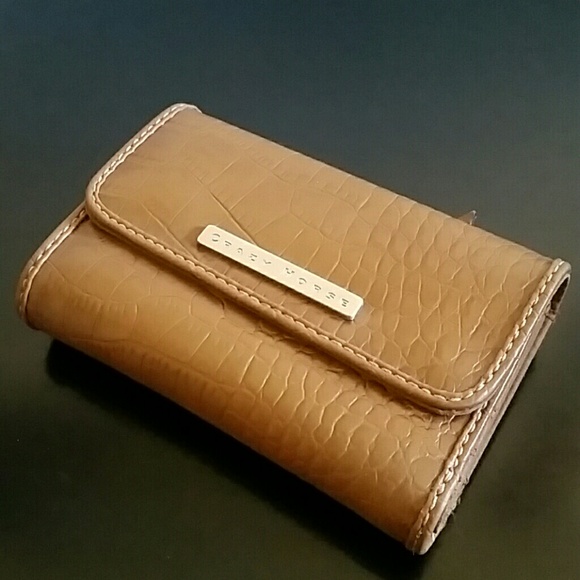 Cognac wallet