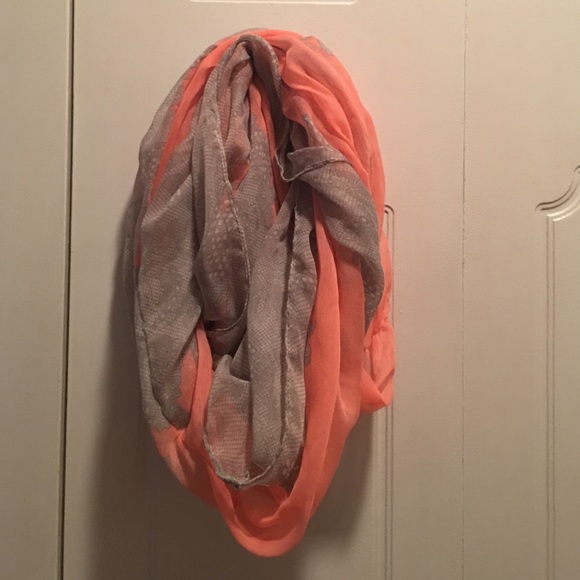 Infinity scarf