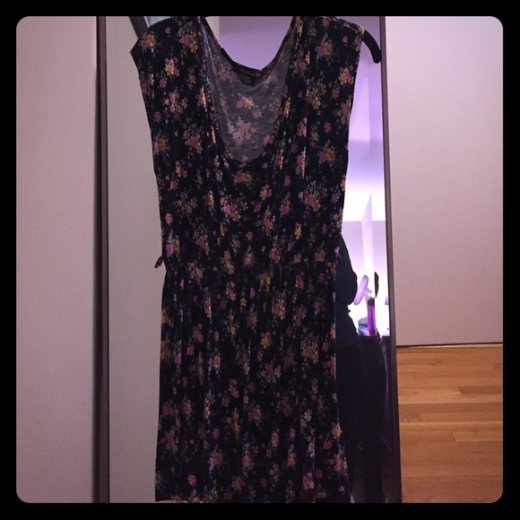 Black floral pattern long tee