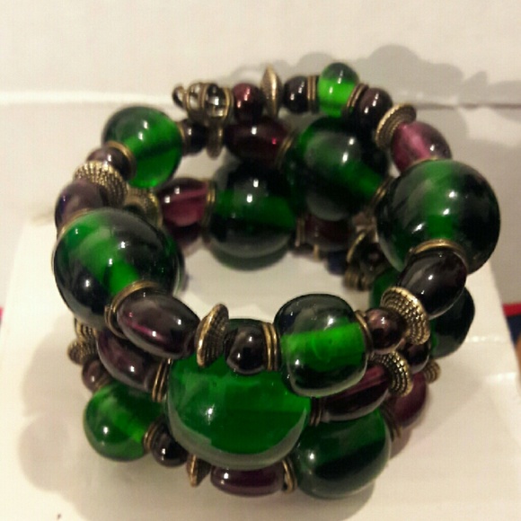 Memory wire beaded bracelet - Picture 3 of 3