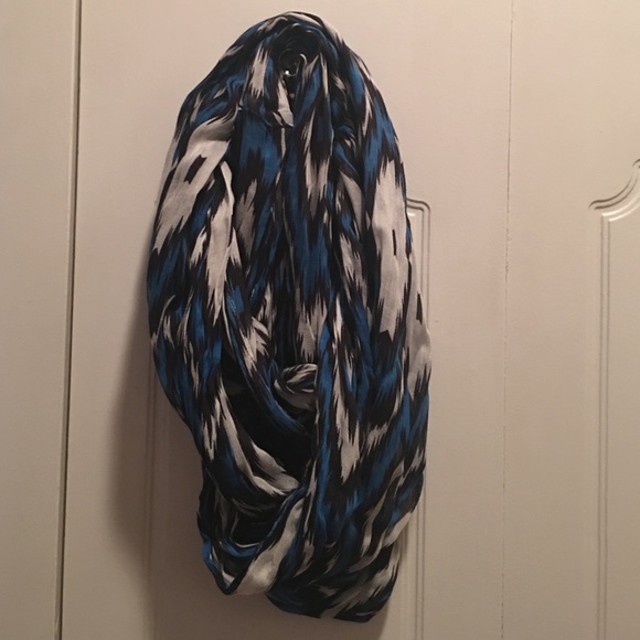 Infinity scarf