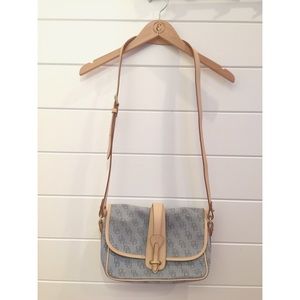 {{Dooney & Bourke}} EUC. Satchel / crossbody bag