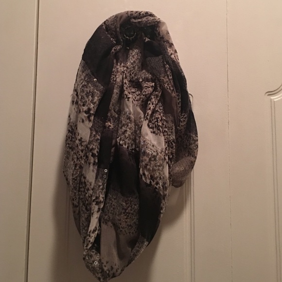 Infinity scarf
