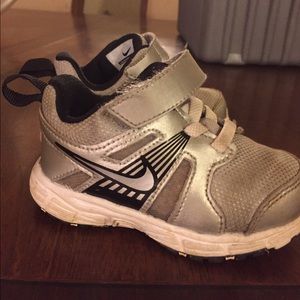 Nike toddler sneakers
