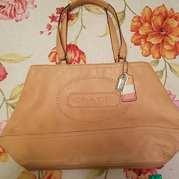 Coach all leather Hampton Tote with embellishment - Picture 1 of 4