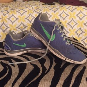 nike womens athletic shoes