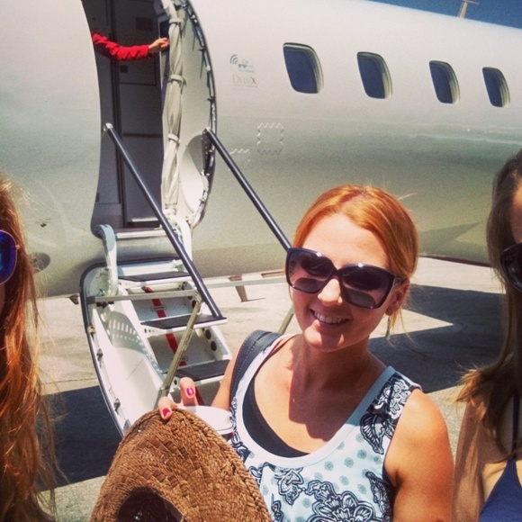 Meet your Posher, Eliza - Picture 3 of 4