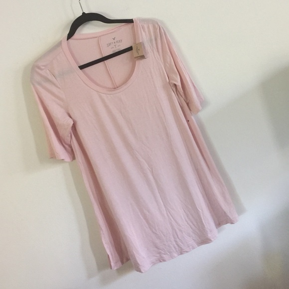 American Eagle Outfitters Tops - Light pink long tee and necklace bundle