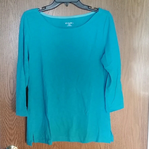 T-shirt with 3/4 length sleeves