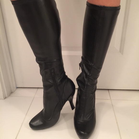BCBG  black leather boots