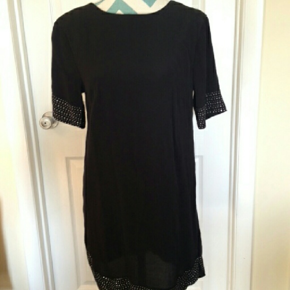 FINAL SALE! PRICED TO MOVE!!Beautiful black dress