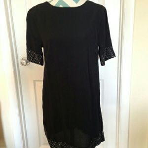 FINAL SALE! PRICED TO MOVE!!Beautiful black dress